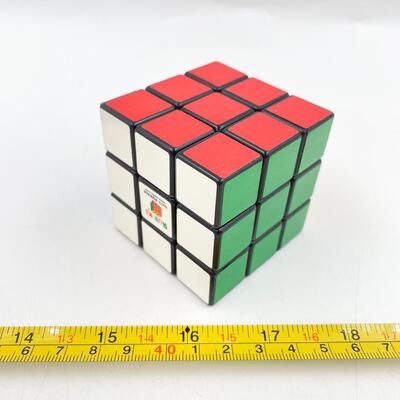 RUBIKâ€™S CUBE AND SOLUTION HINTS BOOKLET