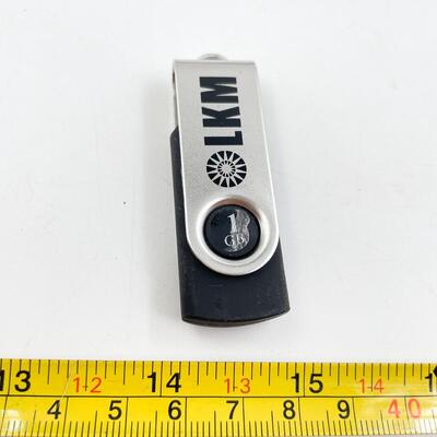 1 GB FLASH DRIVES W/LANYARDS SET OF 2