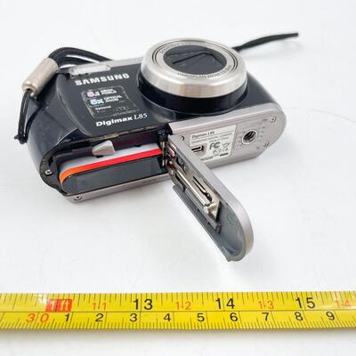 SAMSUNG DIGIMAX L85 8.1 MP W/ 2GB SD CARD & CORD