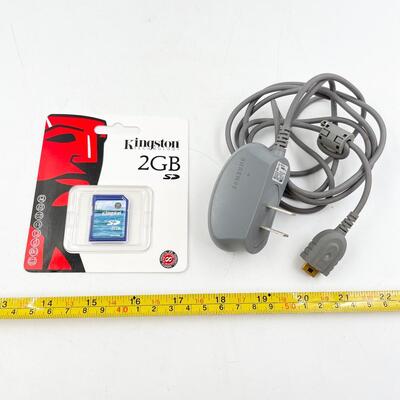 SAMSUNG DIGIMAX L85 8.1 MP W/ 2GB SD CARD & CORD