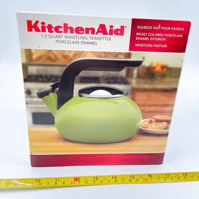 KITCHENAID GREEN ENAMEL 1.5 QT WHISTLING TEA KETTLE