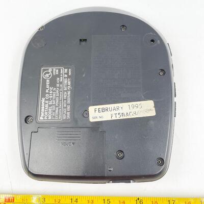 1995 PANASONIC SL-S161C PORTABLE CD PLAYER