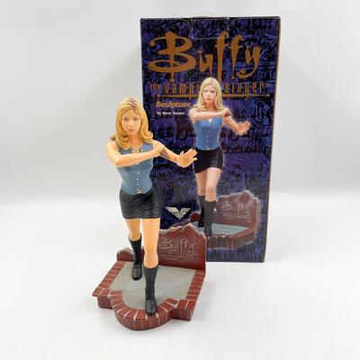 1999 LIMITED EDITION! BUFFY THE VAMPIRE SLAYER 9â€ FIGURE 1878/4500 BY STEVE VARNER 