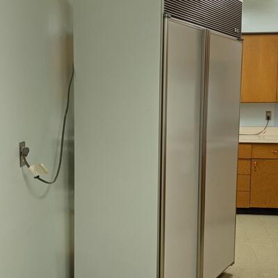 Sub-Zero 632 Refrigerator-Very clean, Exc Condition