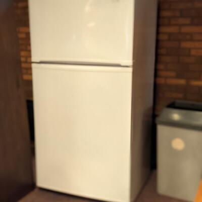 Admiral 21 Cu Ft Refrigerator-Solid, clean, works great