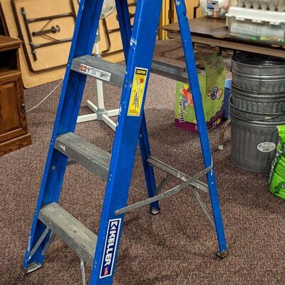 Keller 4' Commercial Step Ladder Fiberglass