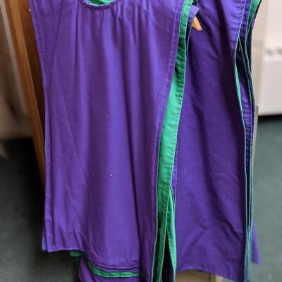 10 Purple/Green Smocks