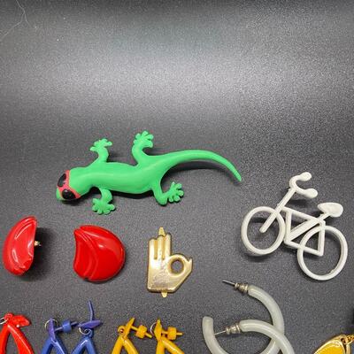1980s Retro Jewelry Lot Plastic & Enamel