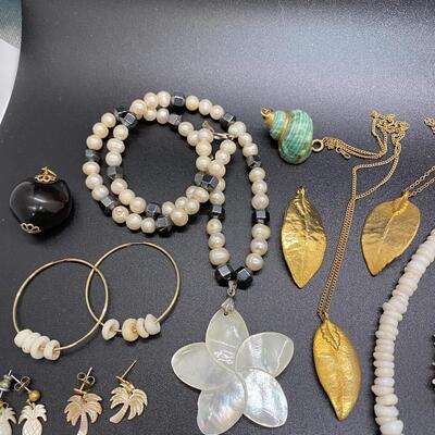 Beachy Hawaiian Jewelry Lot 
