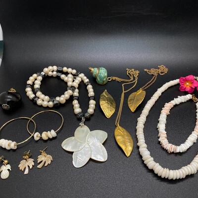 Beachy Hawaiian Jewelry Lot 
