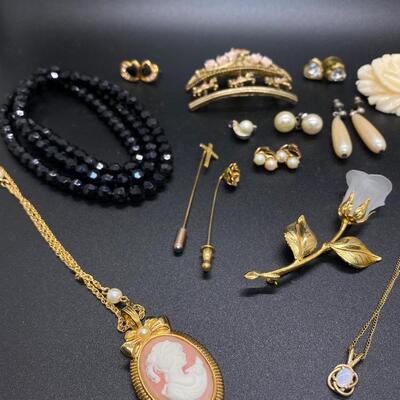 Goldtone Victorian Romance Style Jewelry Lot