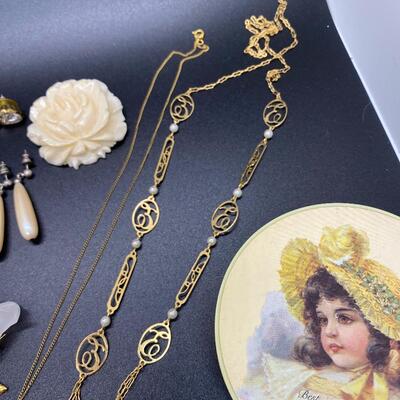 Goldtone Victorian Romance Style Jewelry Lot