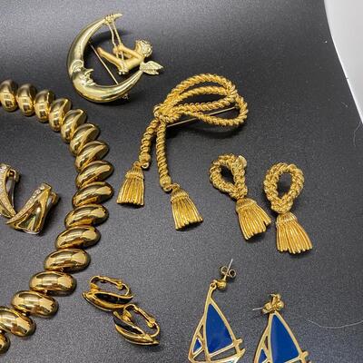 Retro 1980s Bright Goldtone Jewelry Lot