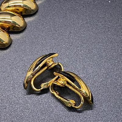 Retro 1980s Bright Goldtone Jewelry Lot