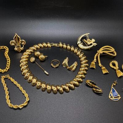 Retro 1980s Bright Goldtone Jewelry Lot