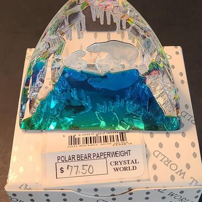 Lot 13: Crystal World: Polar Bear Paperweight 