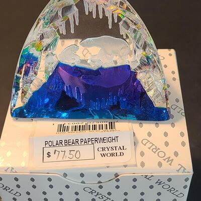 Lot 13: Crystal World: Polar Bear Paperweight 