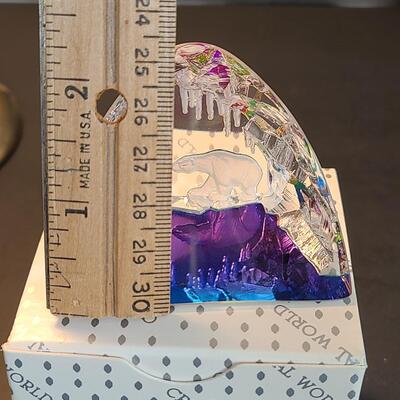 Lot 13: Crystal World: Polar Bear Paperweight 