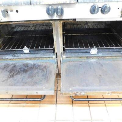 Commercial Southbend Select Gas 10 Burner Cooktop and Double Oven 