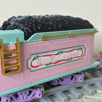 169 - Sugar Town Train, Lighted Train Station & Accessories
