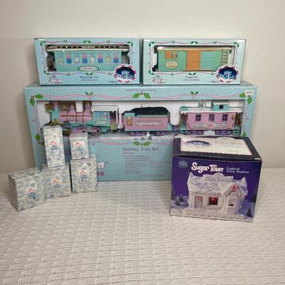 169 - Sugar Town Train, Lighted Train Station & Accessories