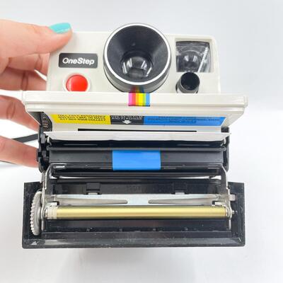 VINTAGE POLAROID ONE STEP LAND CAMERA W/FLASH BARS