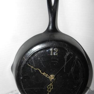 CAST IRON SKILLET CLOCKS AND HAND PAINTED TURTLE