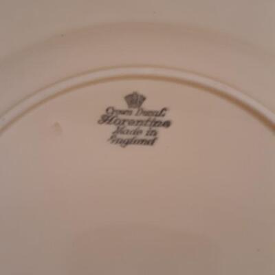Lot-16 Vintage Crown Ducal Florentine Collectors Plate 