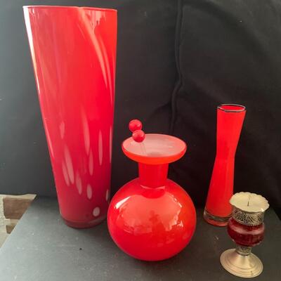 Red glass dÃ©cor