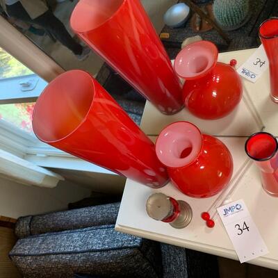 Red glass dÃ©cor