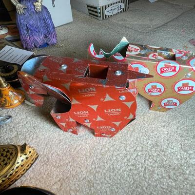 Assorted decorative pieces