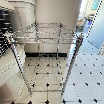 Bathroom accessories set