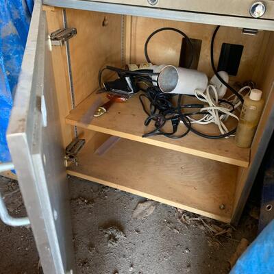 4 display cases