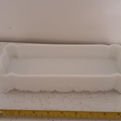Lot 33-Vintage Milk glass Decorative Box 