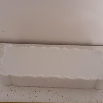 Lot 33-Vintage Milk glass Decorative Box 