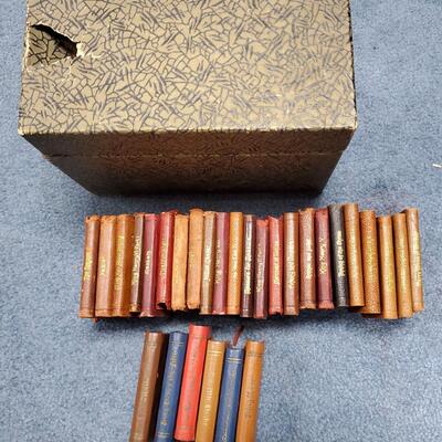 Boxed Set of Shakespeare Miniatures   Leather Bound