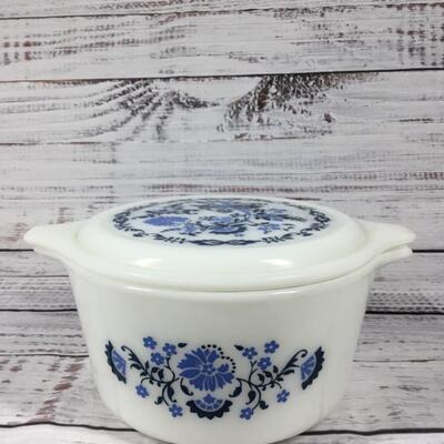 Vintage Pyrex Blue Willow Floral Onion Pattern Cinderella Casserole Dish with Lid