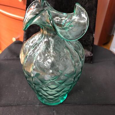Fenton optic pinch green vase