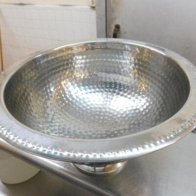 Hammered Finish Metal Footed Centerpiece Bowl for Food Service Use 16