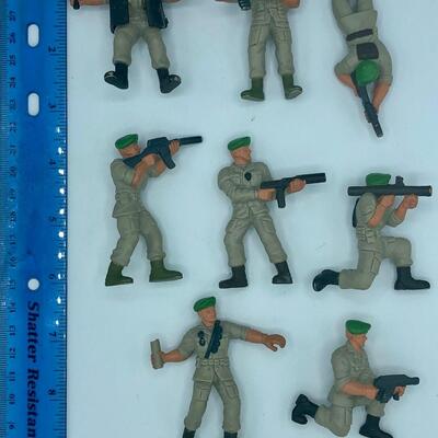 Vintage 1987 Mattel Guts Lot of 8 Green Beret Mini Figures
