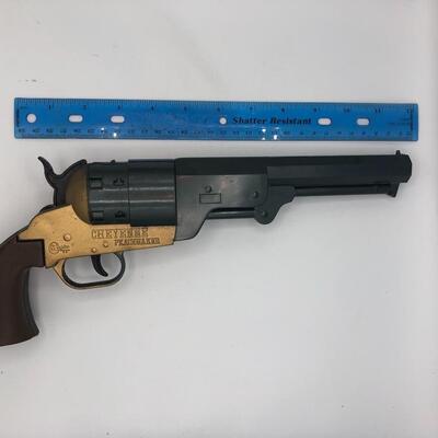Vintage Empire Plastics Cheyenne Peacemaker Toy Gun