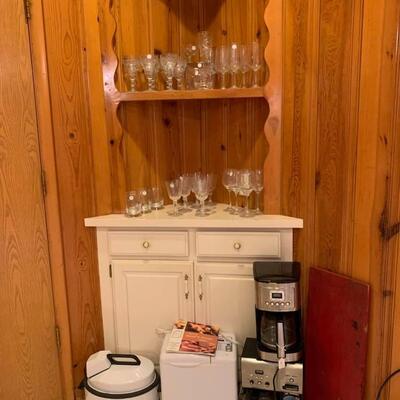 Lot 2: Kitchen Glassware and small appliances