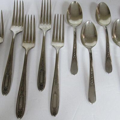 5 Community Plate Forks, 5 Wm Rogers Tea Spoons