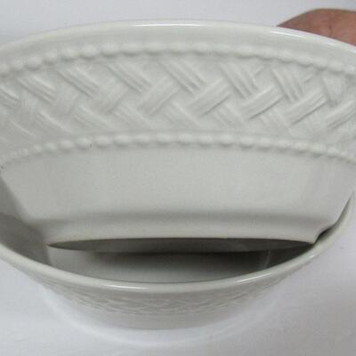 4 Bowls, 4 Plates, Farberware Stoneware, Trellis Pattern #4562, Retired