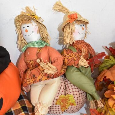 6 pc Holiday Decor: Halloween & Thanksgiving including large Table Cloth