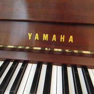 Yamaha Upright  Piano with Bench
