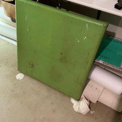VINTAGE SAMSONITE CARD TABLE. BUY IT NOW $16