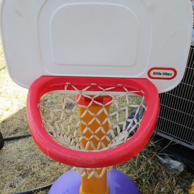 #23 Little Tikes Basketball hoop