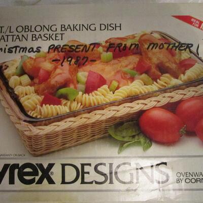 #68 New in Box Pyrex Designs dish