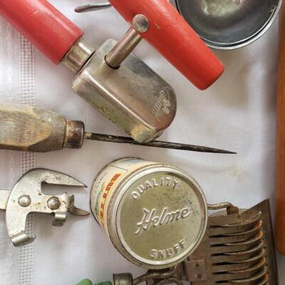 Vintage kitchen items and rolling pin